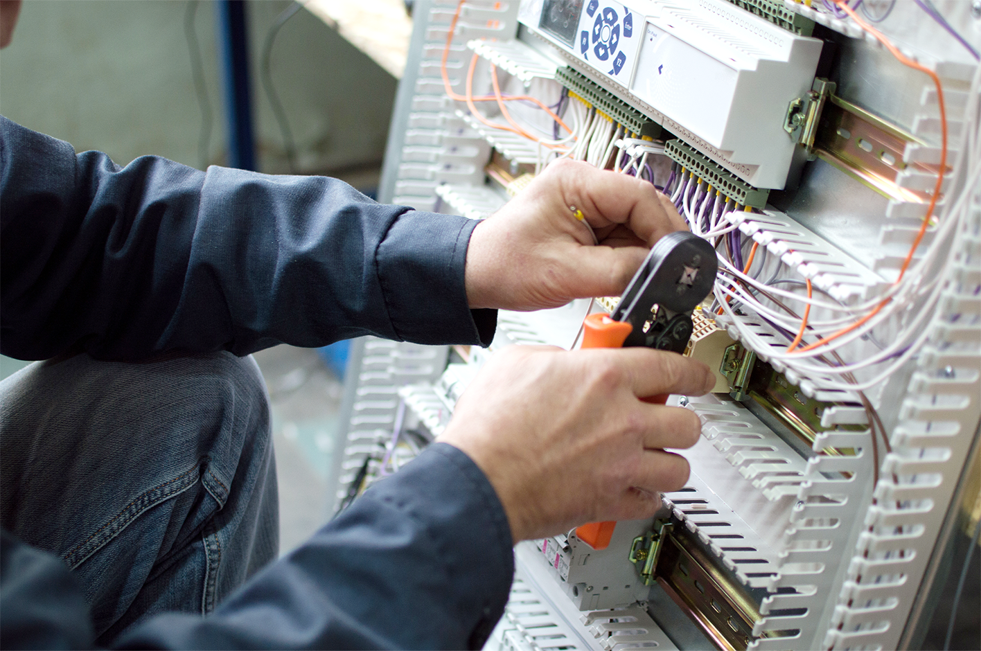 ファクトリーオートメーション（FA）事業