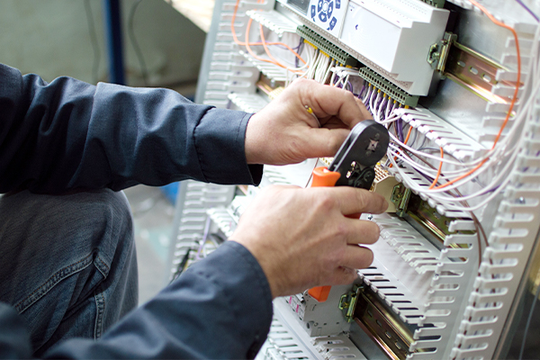 ファクトリーオートメーション（FA）事業